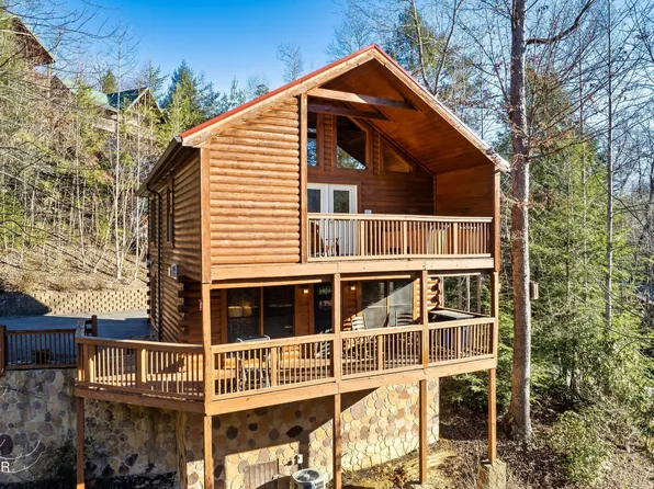 1640 Misty Hollow Way, Gatlinburg, TN 37738
