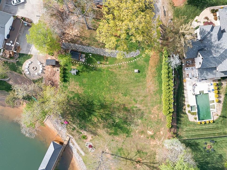 1st image of 7176 Lynbrook Creek Rd
