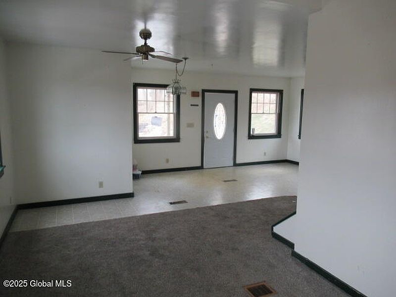 5th image of 146 Sprakers Hill Road