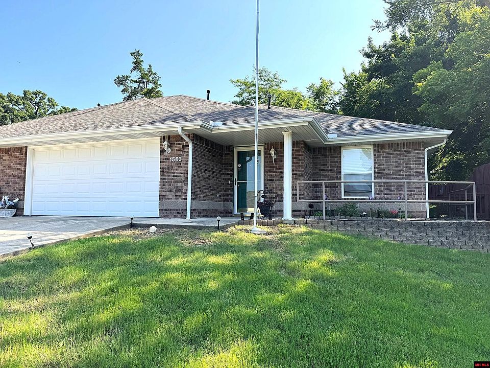 1st image of 1563 Meadowhill Dr