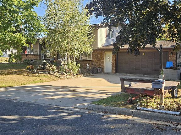 2nd image of 400 Hill Dr