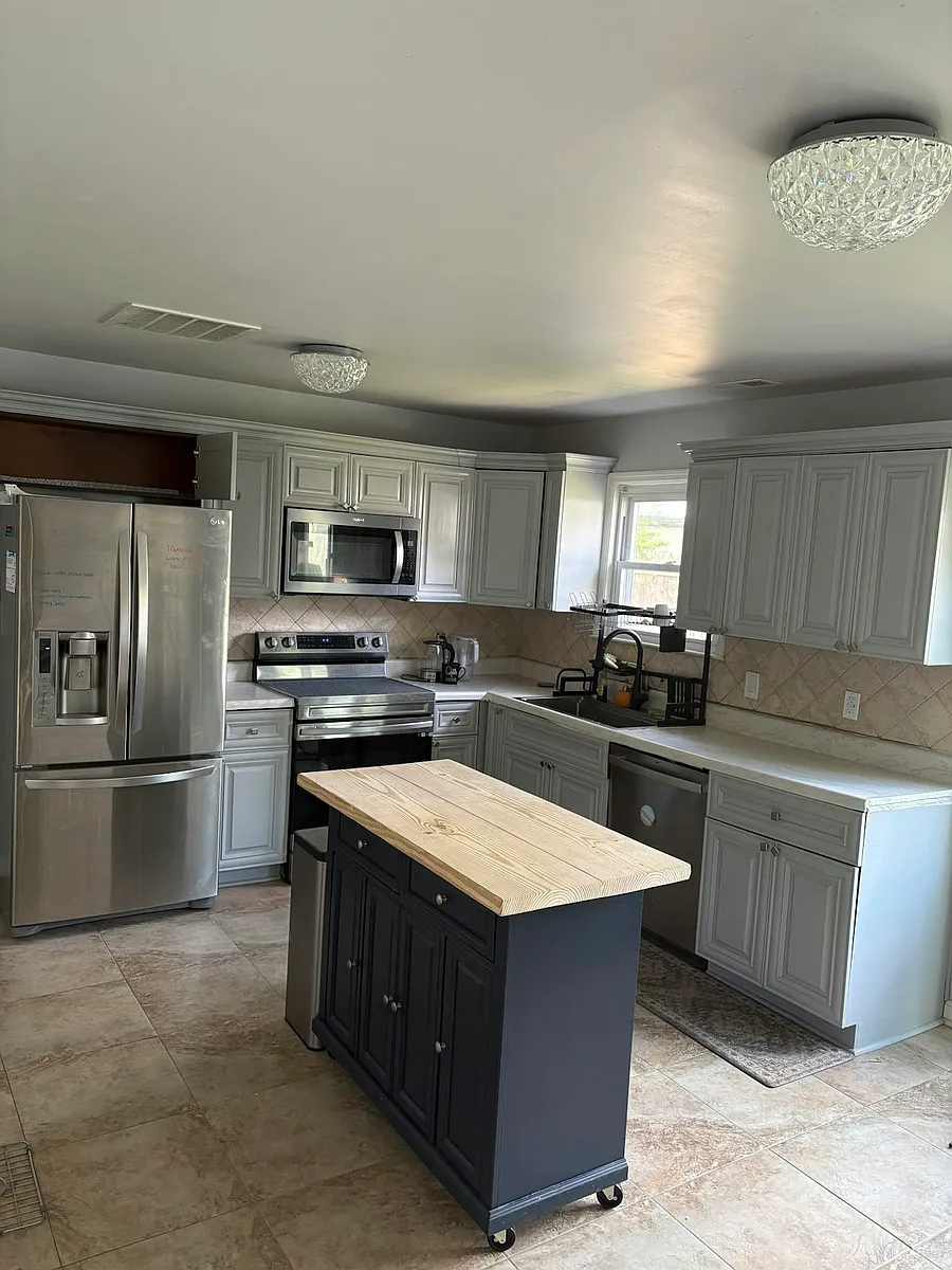 Kitchen - 3385 Woodburne Dr