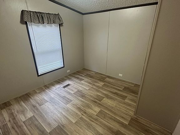 3rd image of 2551 Dana Cir