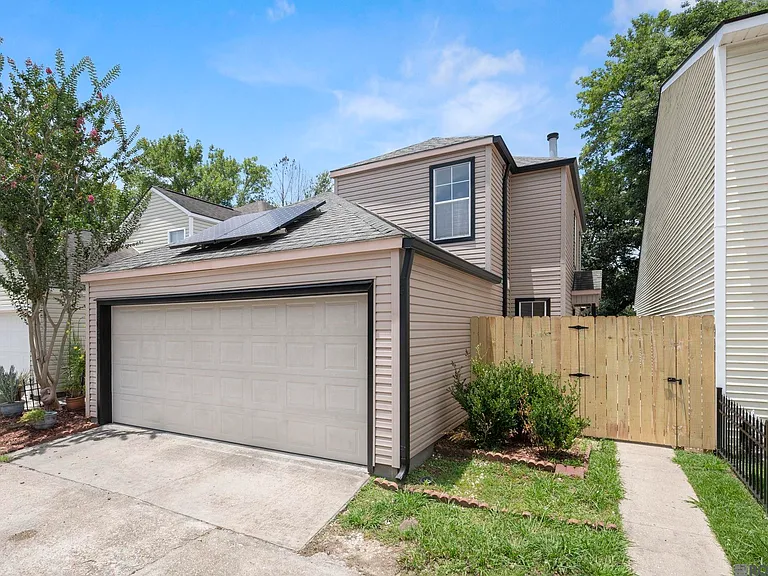 5050 Stumberg Ln — Photo 1