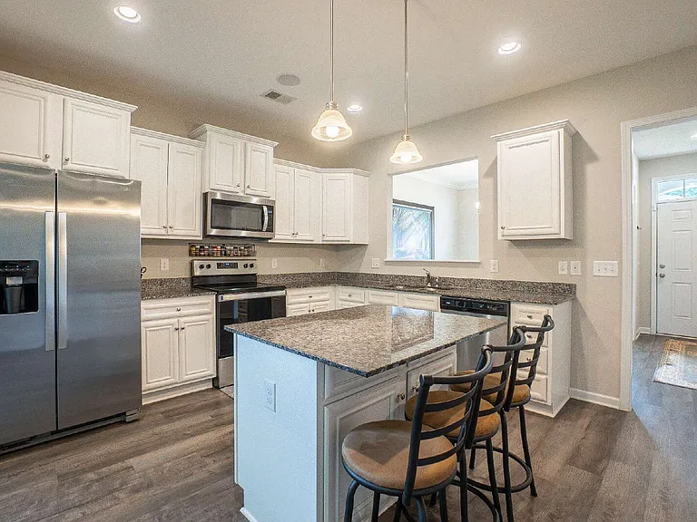 30 Ellis Cir — Photo 12