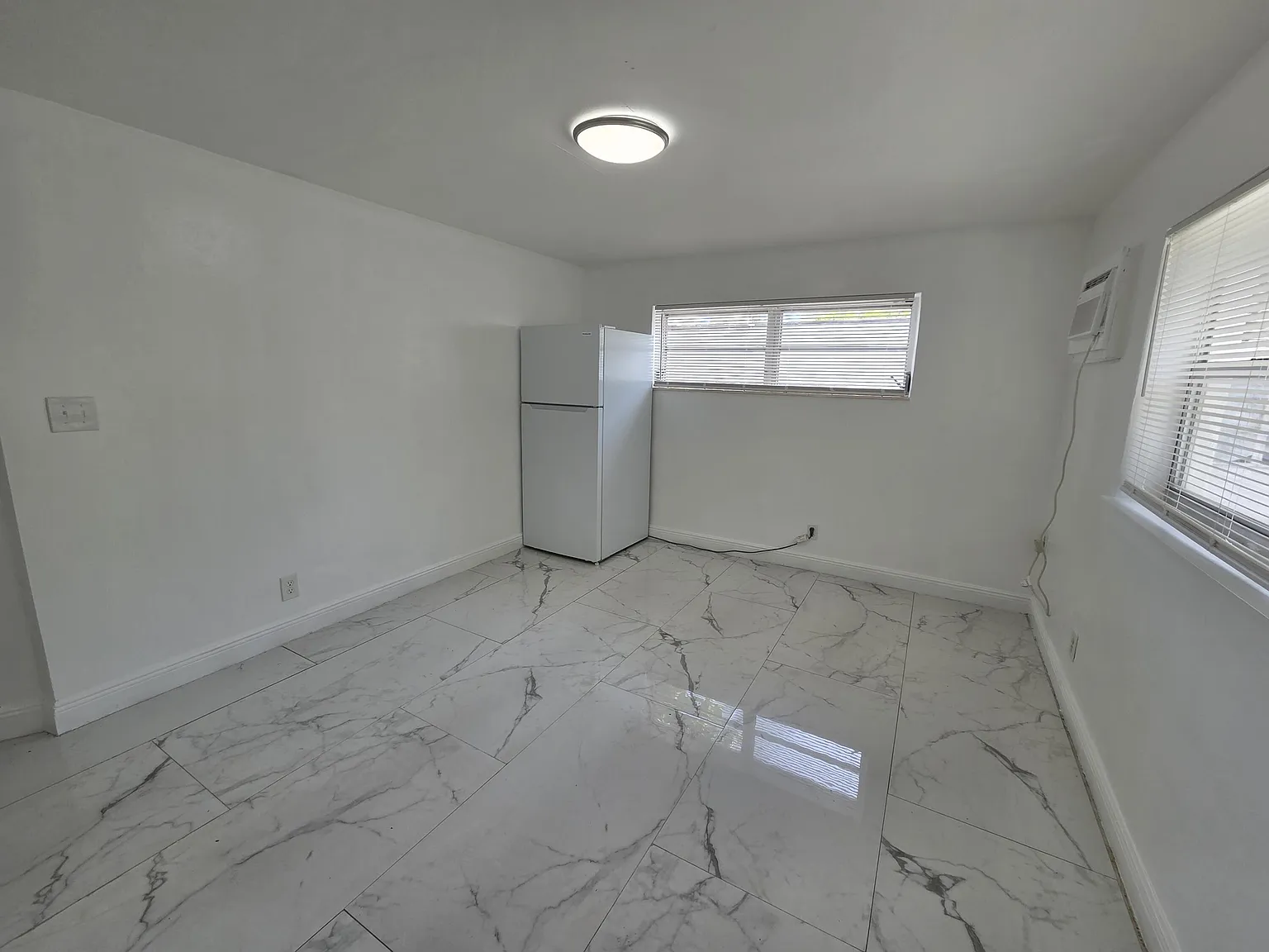 1 bed, 1.0 bath, 2136 sqft, $1,595 — Photo 2