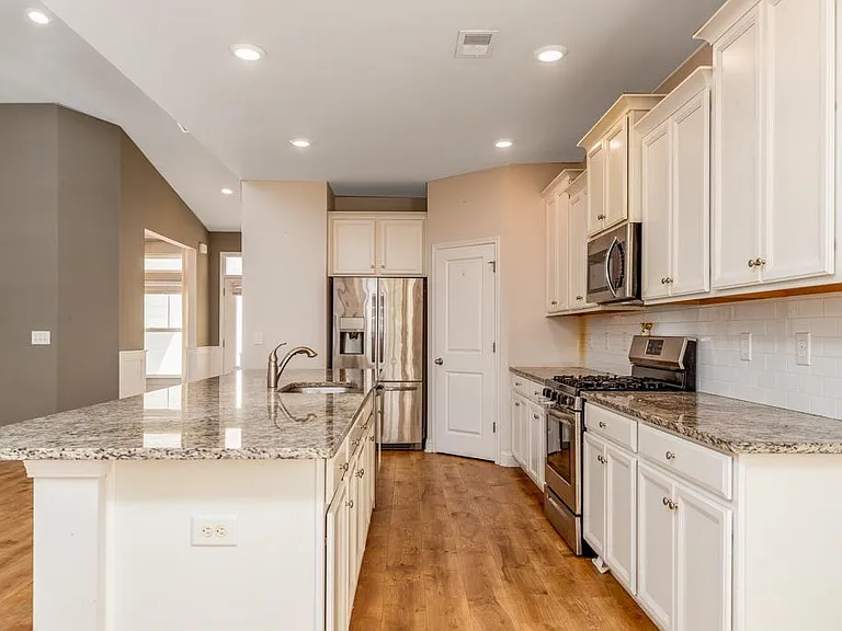 1208 Ficus Dr — Photo 6