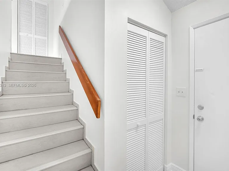 685 W Park Dr #206-11 — Photo 35