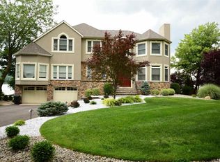 6 Oak Pkwy, Sparta, NJ 07871