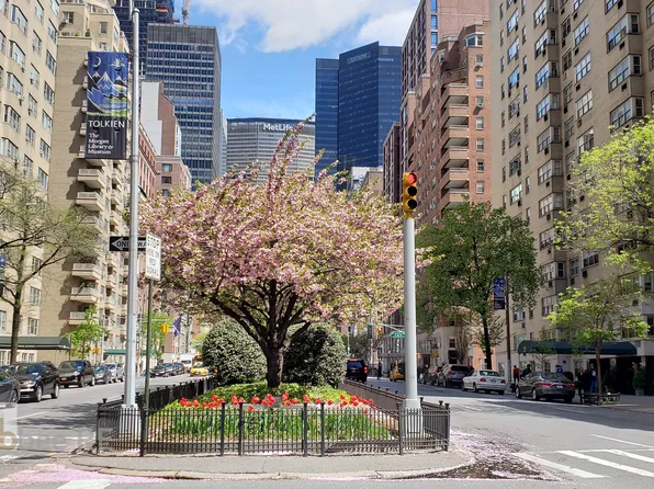67 Park Avenue 9D image 1 of 9