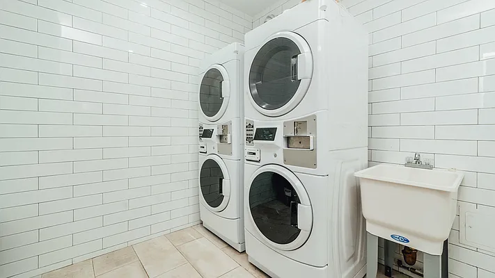 Rented by Nooklyn NYC LLC | media 19