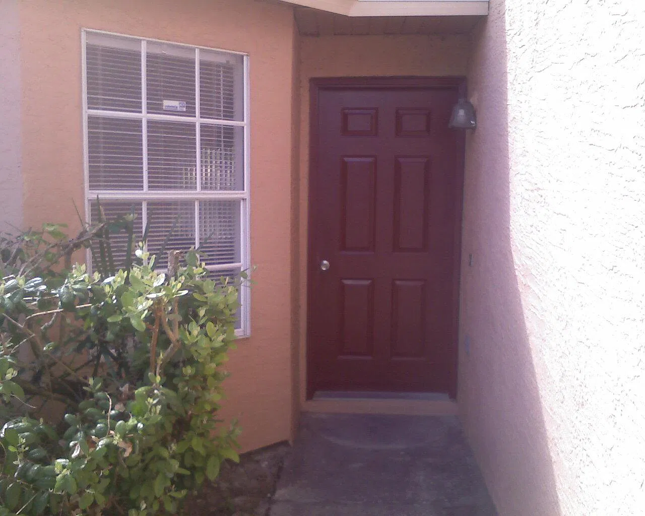 3 bed, 2.5 bath, 1699 sqft, $2,400 — Photo 2
