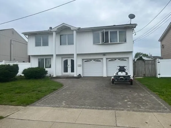 2625 Riverside Drive, Wantagh, NY 11793