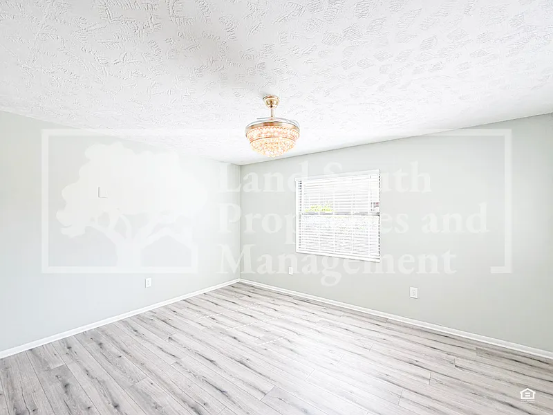 3 bed, 1.5 bath, 1234 sqft, $1,900 — Photo 3