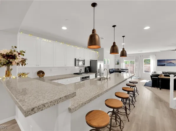 388 Ambitious St, Henderson, NV 89011