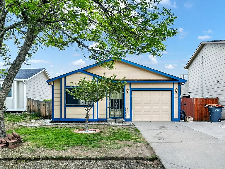 6376 Chantilly Pl — Photo 1