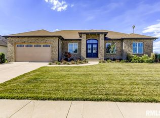 4501 Lynhurst Rd, Springfield, IL 62711