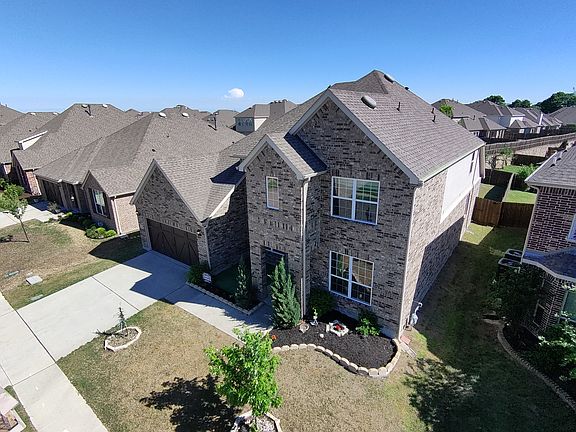3rd image of 2304 Whitney Ln