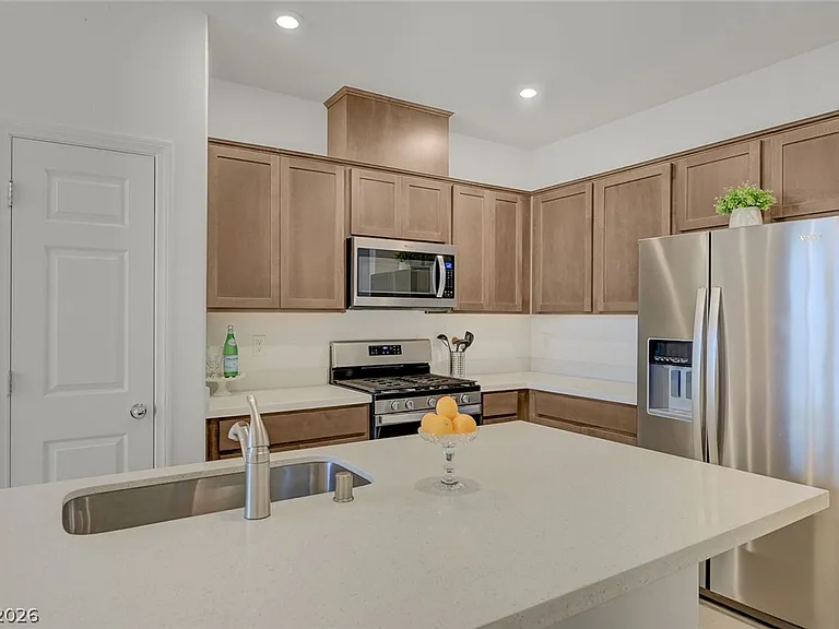 909 Kyanite Ln — Photo 17