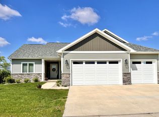 309 Michelle 172, Cottage Grove, WI 53527