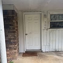 1st image of 206 E Spring St