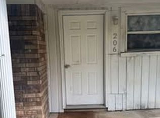 206 E Spring St, Mineral Springs, AR 71851