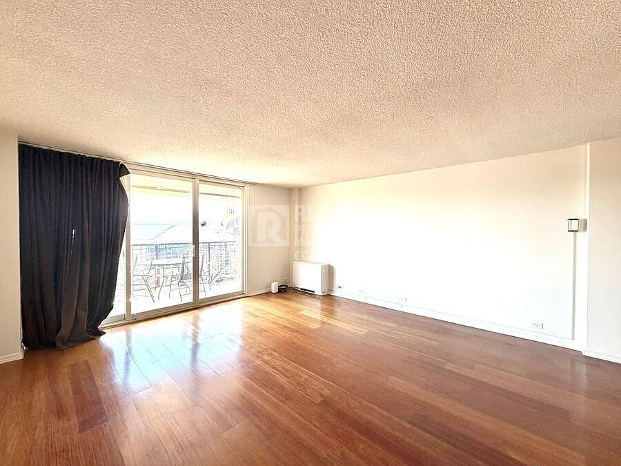 Comfortable Condo Living in Denver — Photo 2