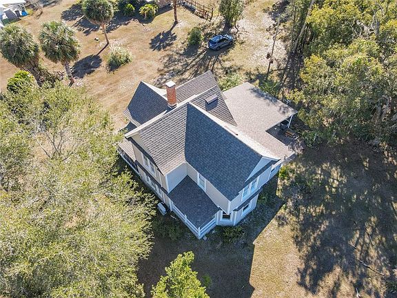 5th image of 304 E Main St