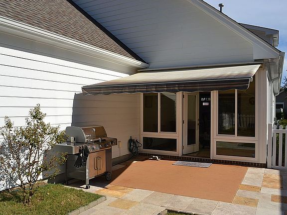 5th image of 8255 Brays Dr