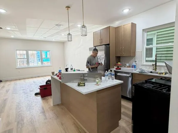 13 W 13th St #1, Bayonne, NJ 07002