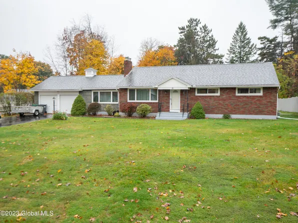 15 Bigwood Road, Glenville, NY 12302