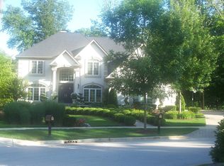 1961 Shenandoah Ln, St Charles, IL 60174