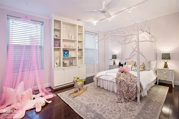 Sold by Sotheby's International Realty | media 9