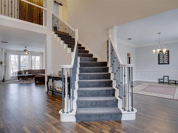 4th image of 209 Lovegrass Ln