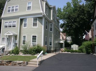 28 Vinton St, Worcester, MA 01605