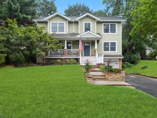 87 Madison St, Long Hill Twp., NJ 07933