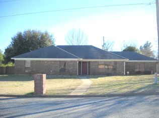2 Bermuda Ln, Longview, TX 75605
