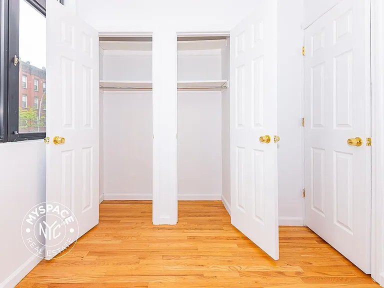 325 Kosciuszko St #1 — Photo 9