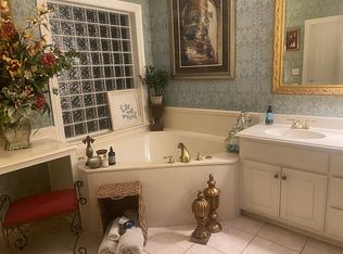 913 University Dr, Carthage, TX 75633