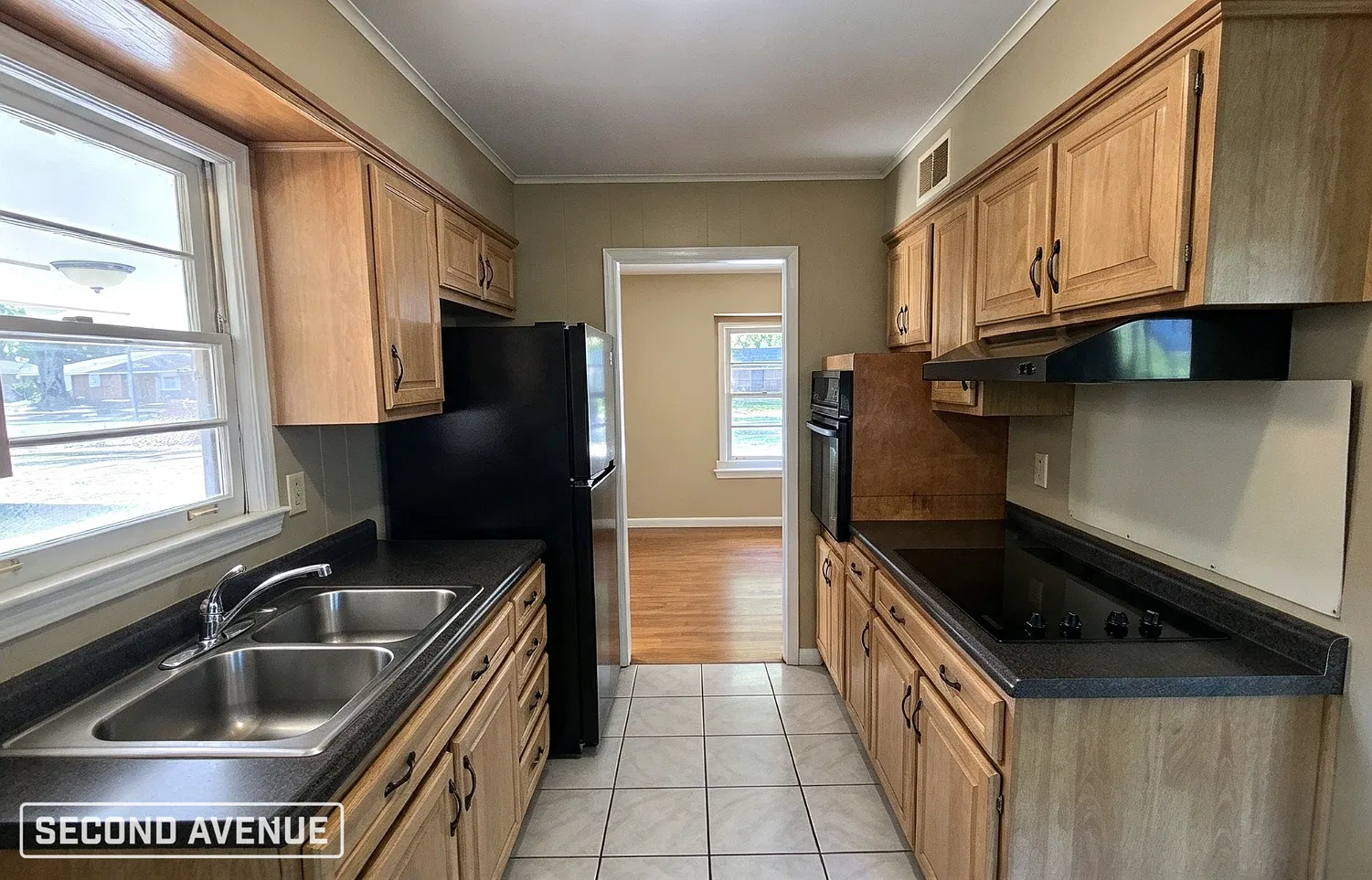 3 bed, 1.5 bath, 1341 sqft, $1,458 — Photo 4