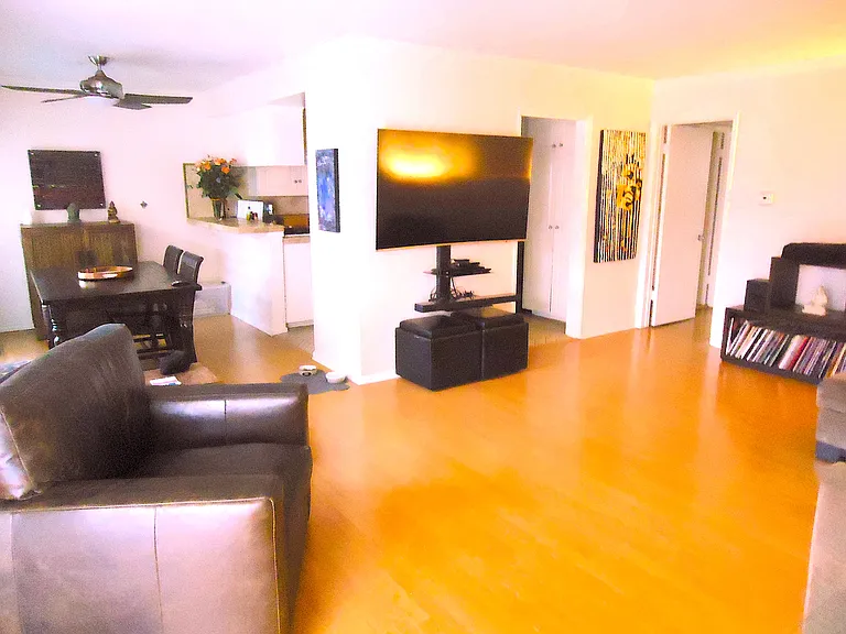 8840 Huntington Dr #3 — Photo 9