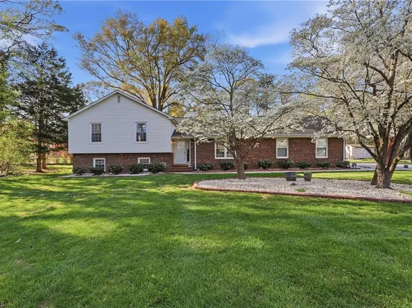 2005 Hunterwoods Dr, High Point, NC 27265