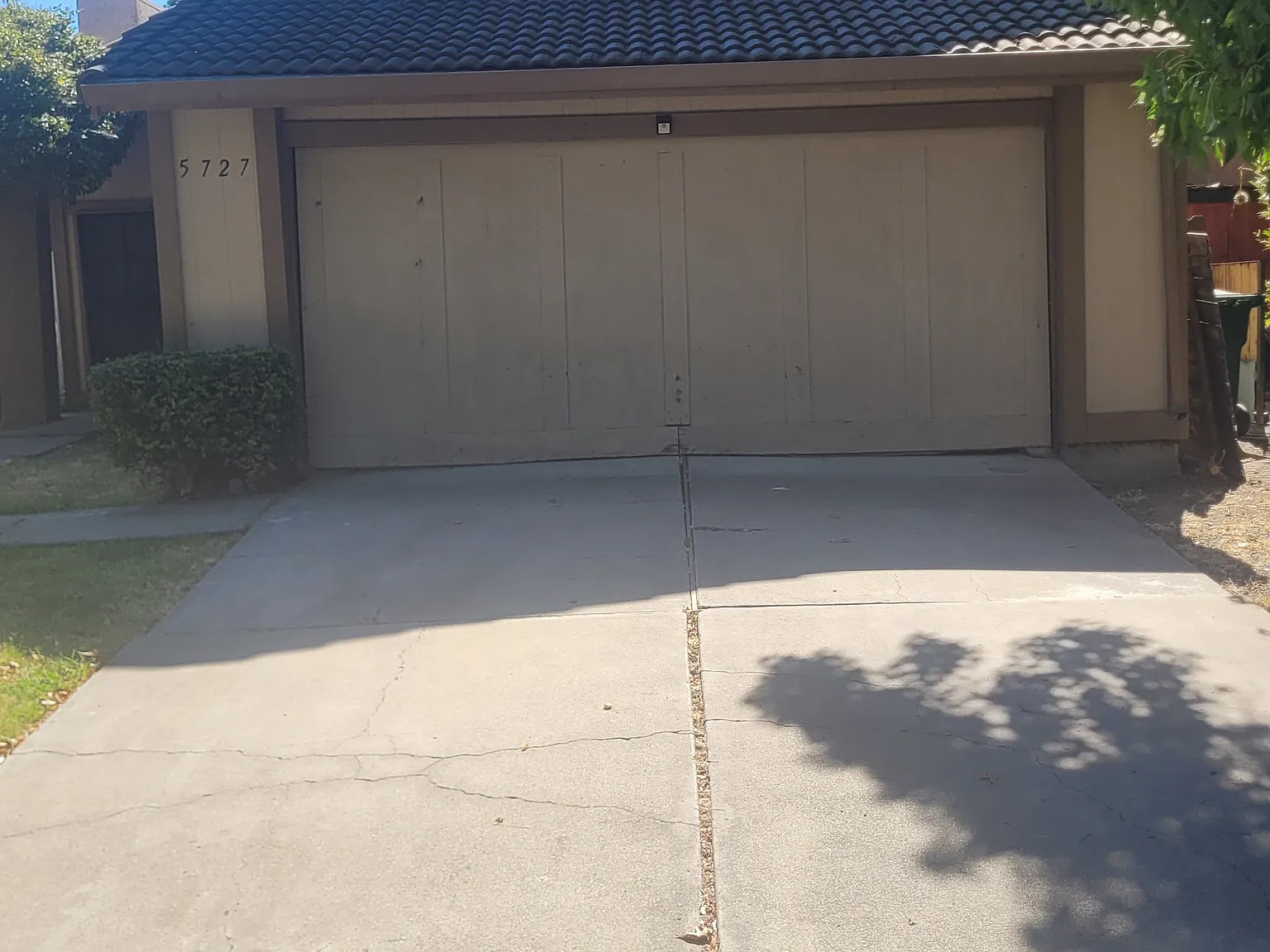 3 bed, 2.5 bath, 1401 sqft, $2,400 — Photo 3