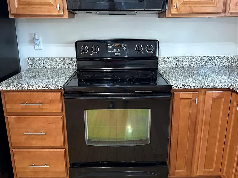 10 Fort Lee Ct — Photo 8