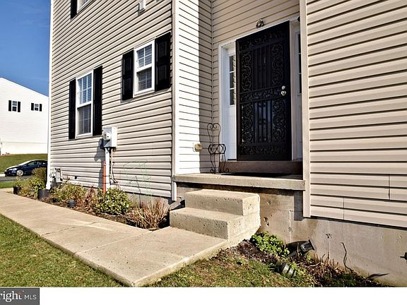3rd image of 263 Stone Hill Dr