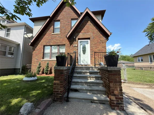 15 Forest St, River Rouge, MI 48218