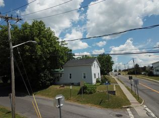 61 Burrstone Rd, New York Mills, NY 13417