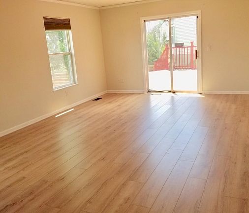 5th image of 252 Wood Forge Cir