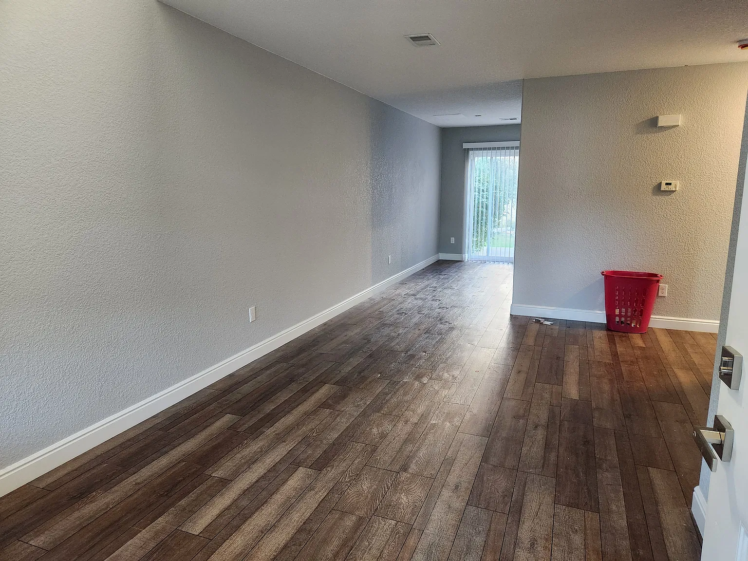 3 bed, 2.5 bath, 1302 sqft, $2,350 — Photo 2