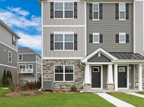 351 Bridgeview Court St, Saint Charles, IL 60174